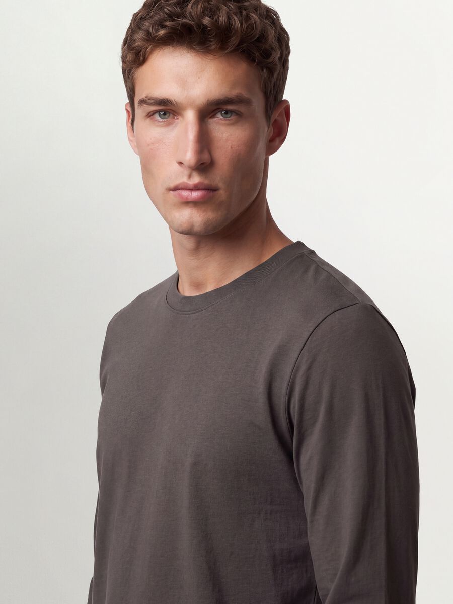 Grey long-sleeve crew-neck T-shirt in 100% organic cotton_3