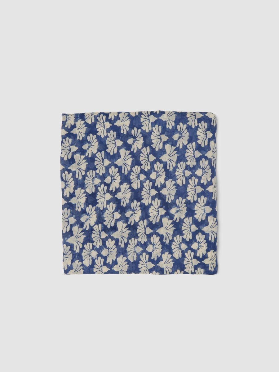 Pareo azul de algod&oacute;n puro con estampado floral_2