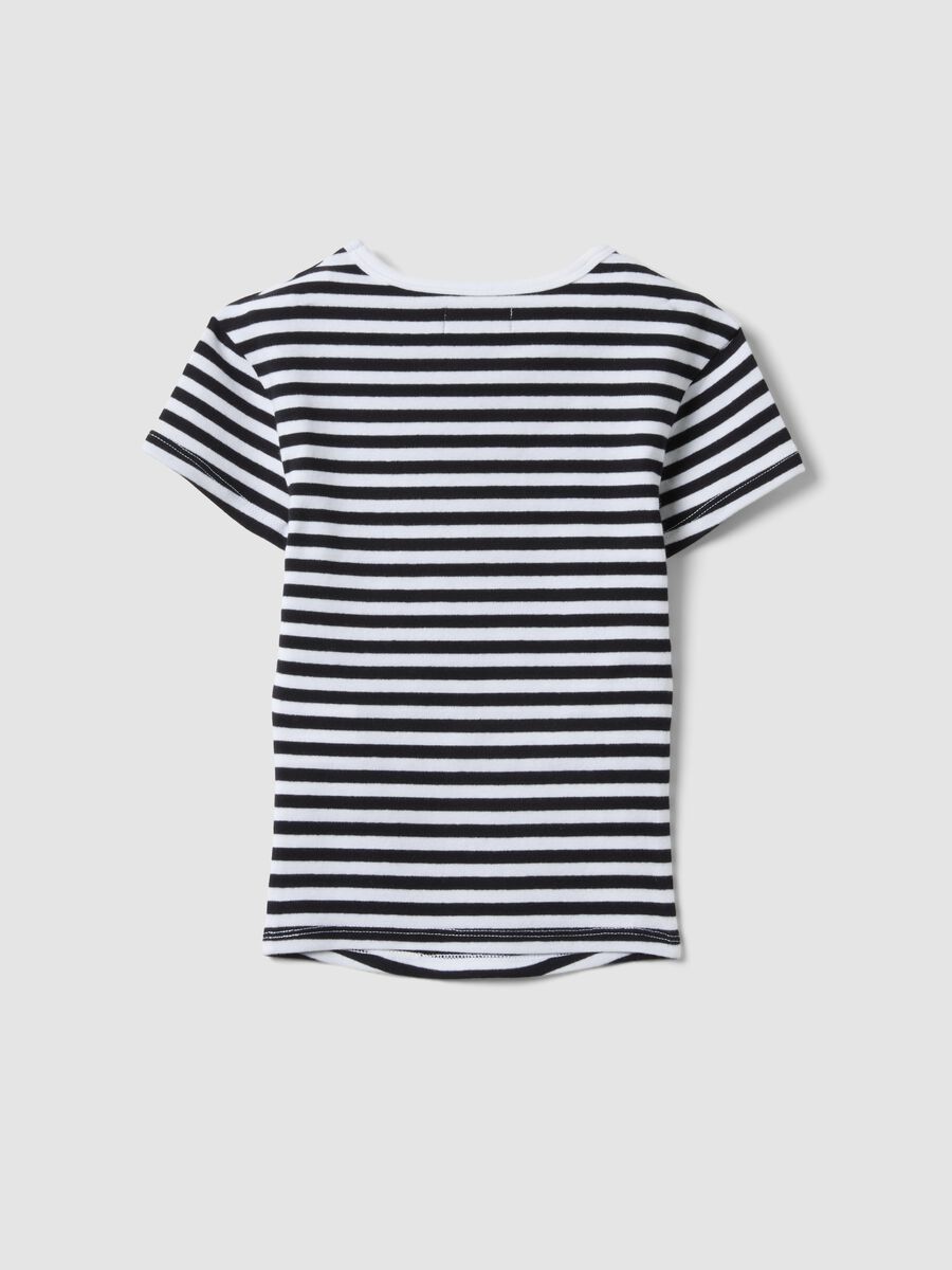 Fitted T-Shirt aus Stretch-Baumwolle f&uuml;r M&auml;dchen mit mehrfarbigen Streifen_1