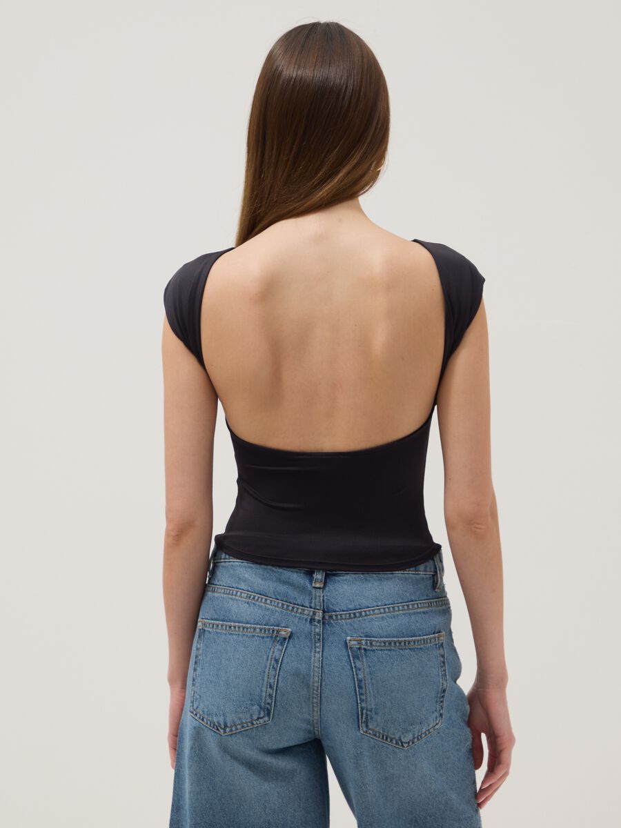 Schwarzes Top aus Stretchmaterial_4