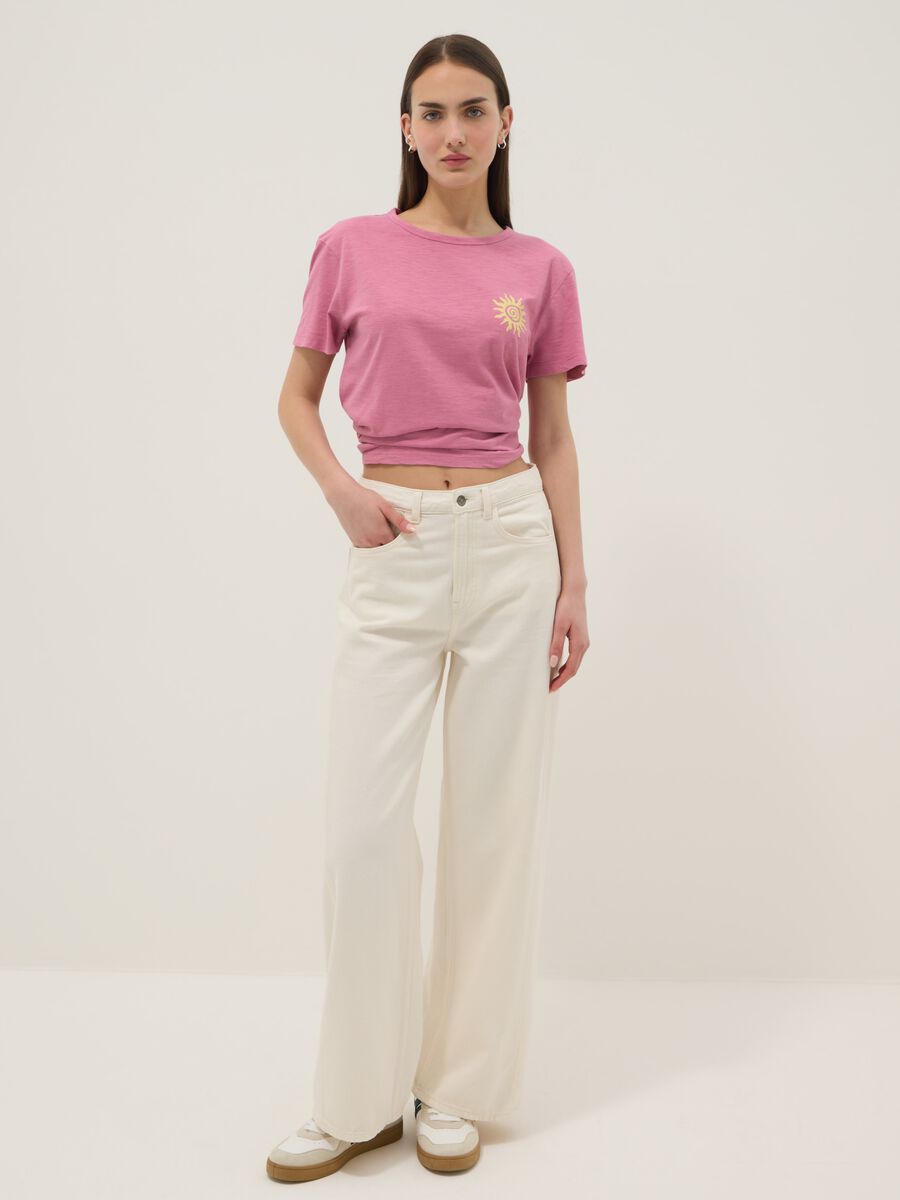 Rosa T-Shirt aus reiner Baumwolle im Relaxed Fit mit Sonnenprint_2