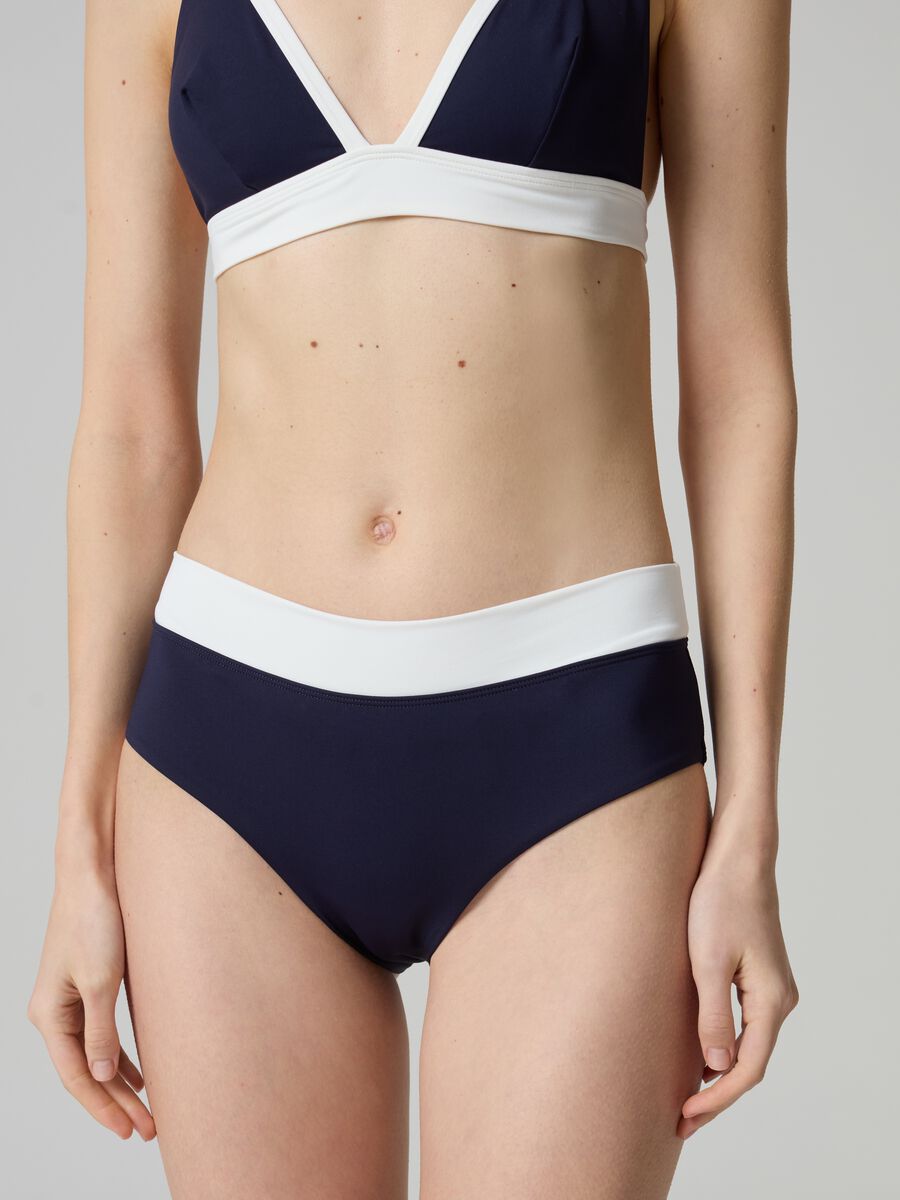 High-waist bikini bottoms with contrasting edging_2