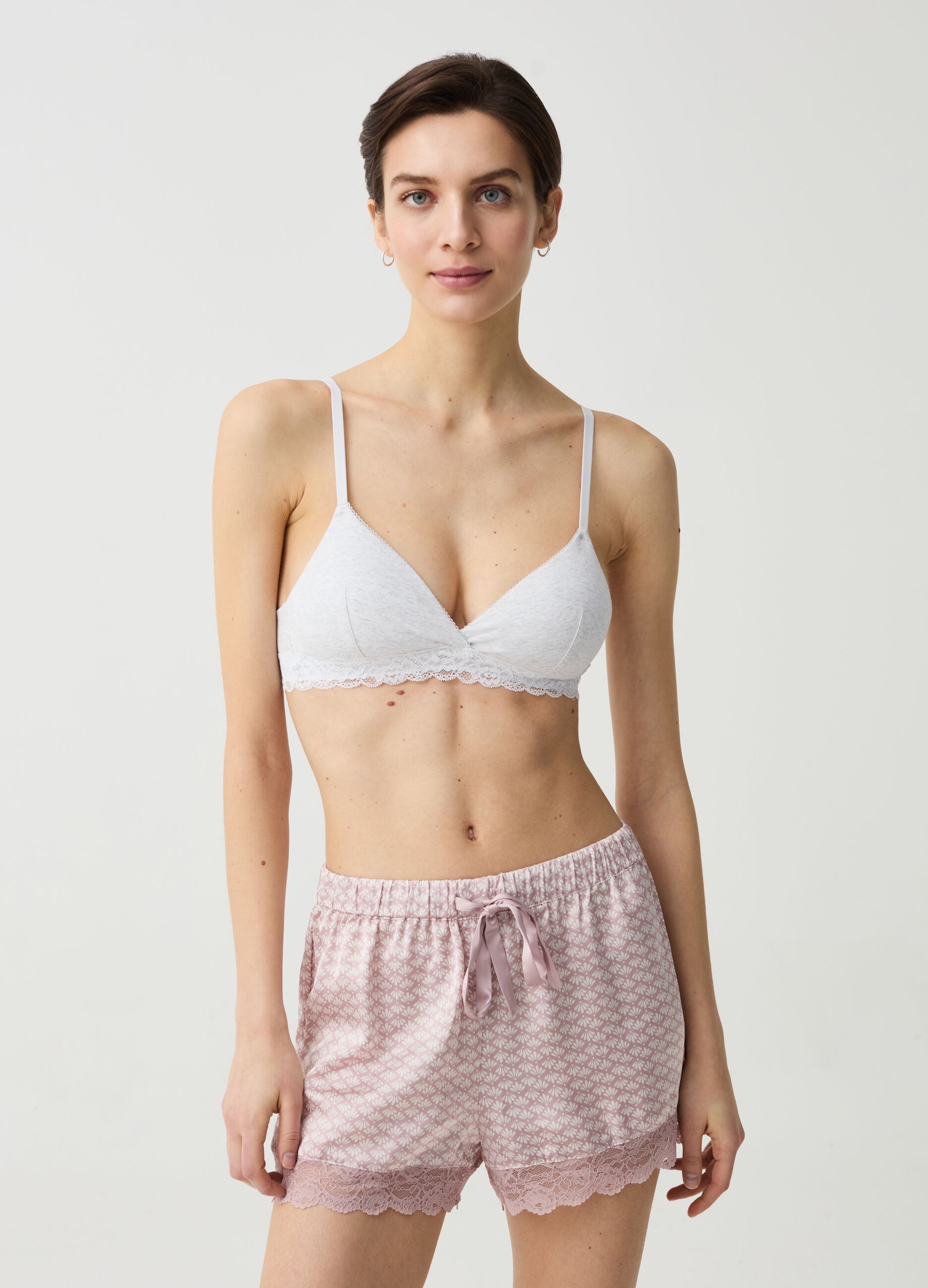 The Triangle soft bra with lace