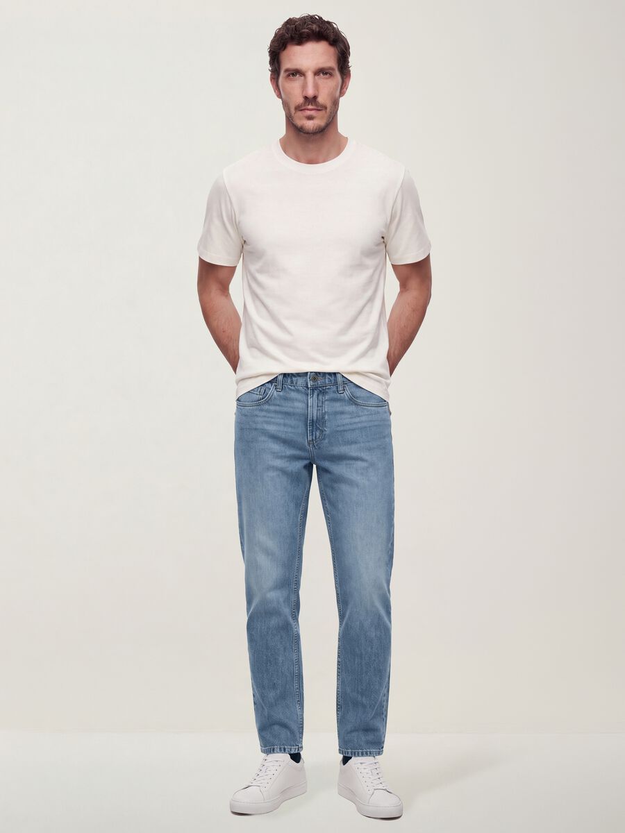 &Lambda;&epsilon;&upsilon;&kappa;ό T-shirt &alpha;&pi;ό 100% &beta;&alpha;&mu;&beta;ά&kappa;&iota;, &kappa;&omicron;&nu;&tau;&omicron;&mu;ά&nu;&iota;&kappa;&omicron;, regular fit_1