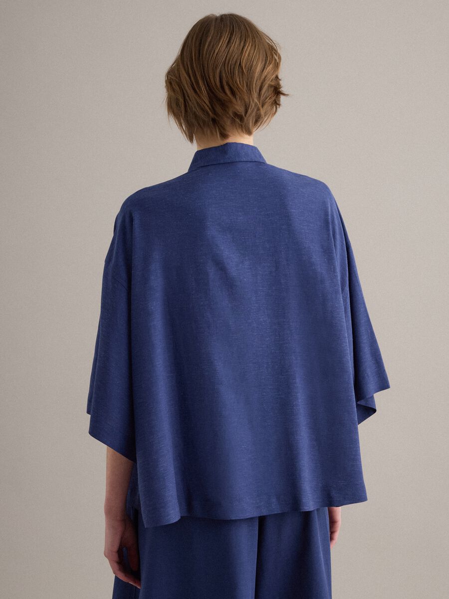 Camisa azul em mistura de viscose e linho, corte oversize_3