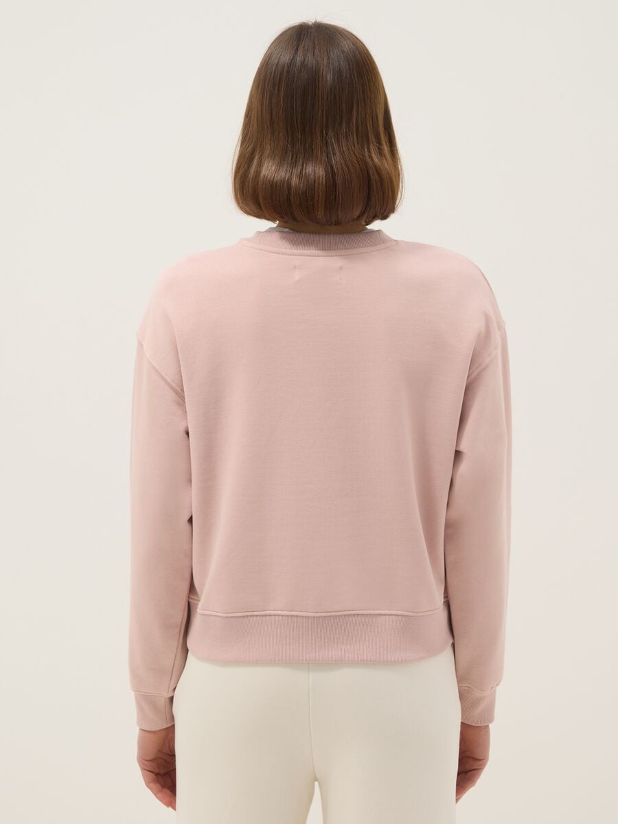 Sudadera rosa de mezcla de algod&oacute;n en ajuste regular con cuello redondo_2