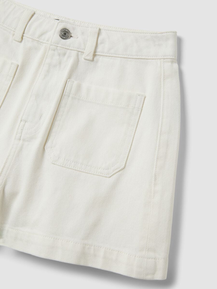 White pure cotton Bermuda shorts_5