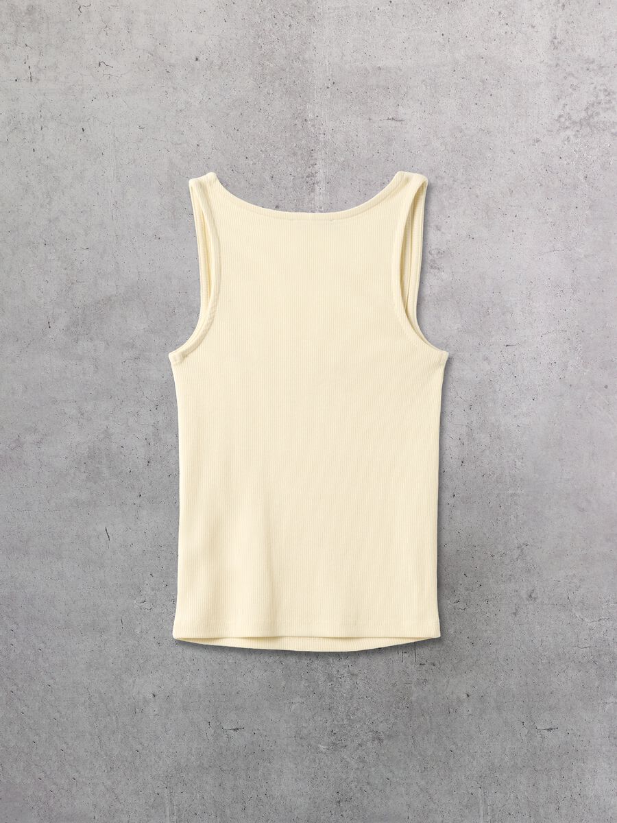 Top bez rukava s četvrtastim izrezom u pastelno žutoj boji_7