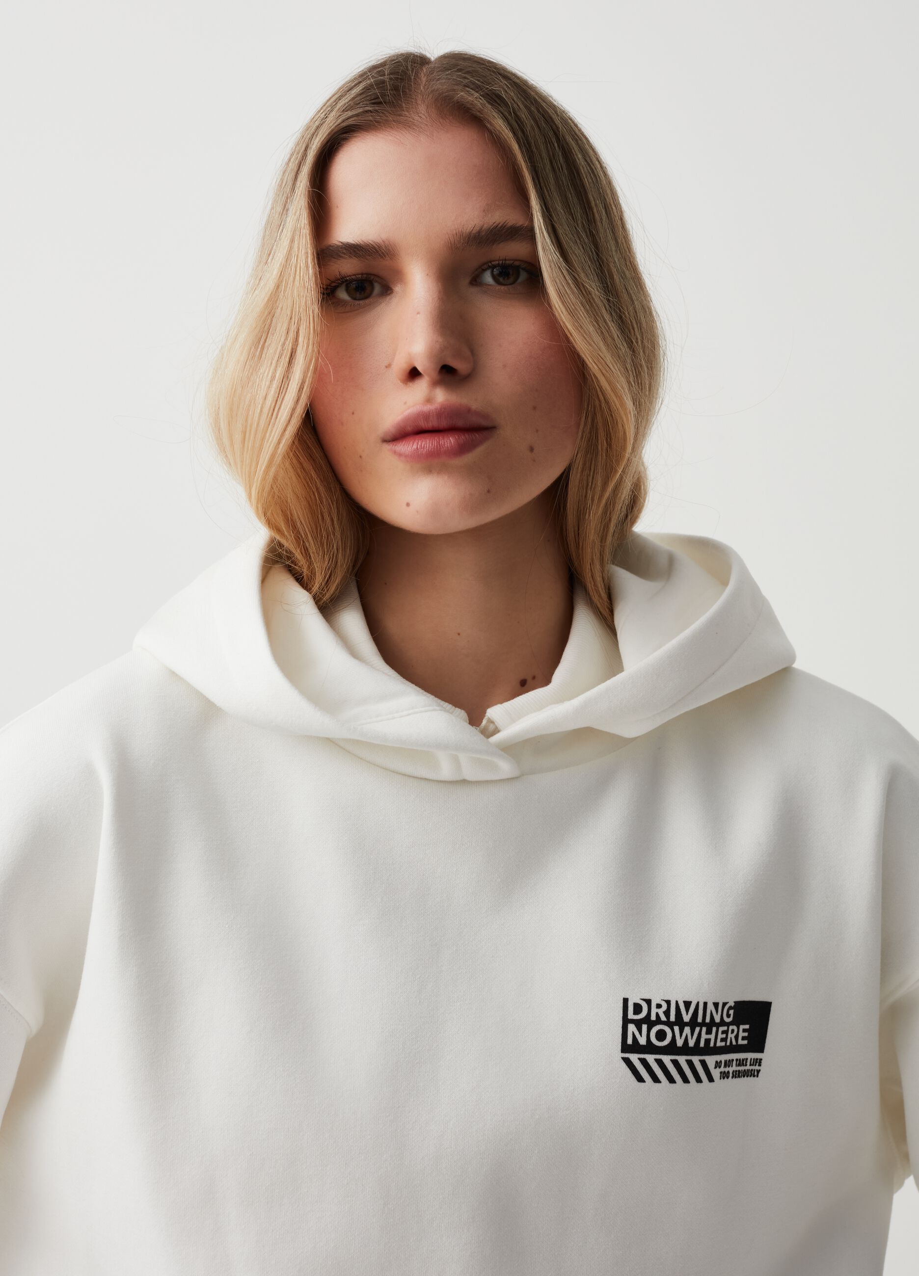 Sweatshirt with hood and photographic print