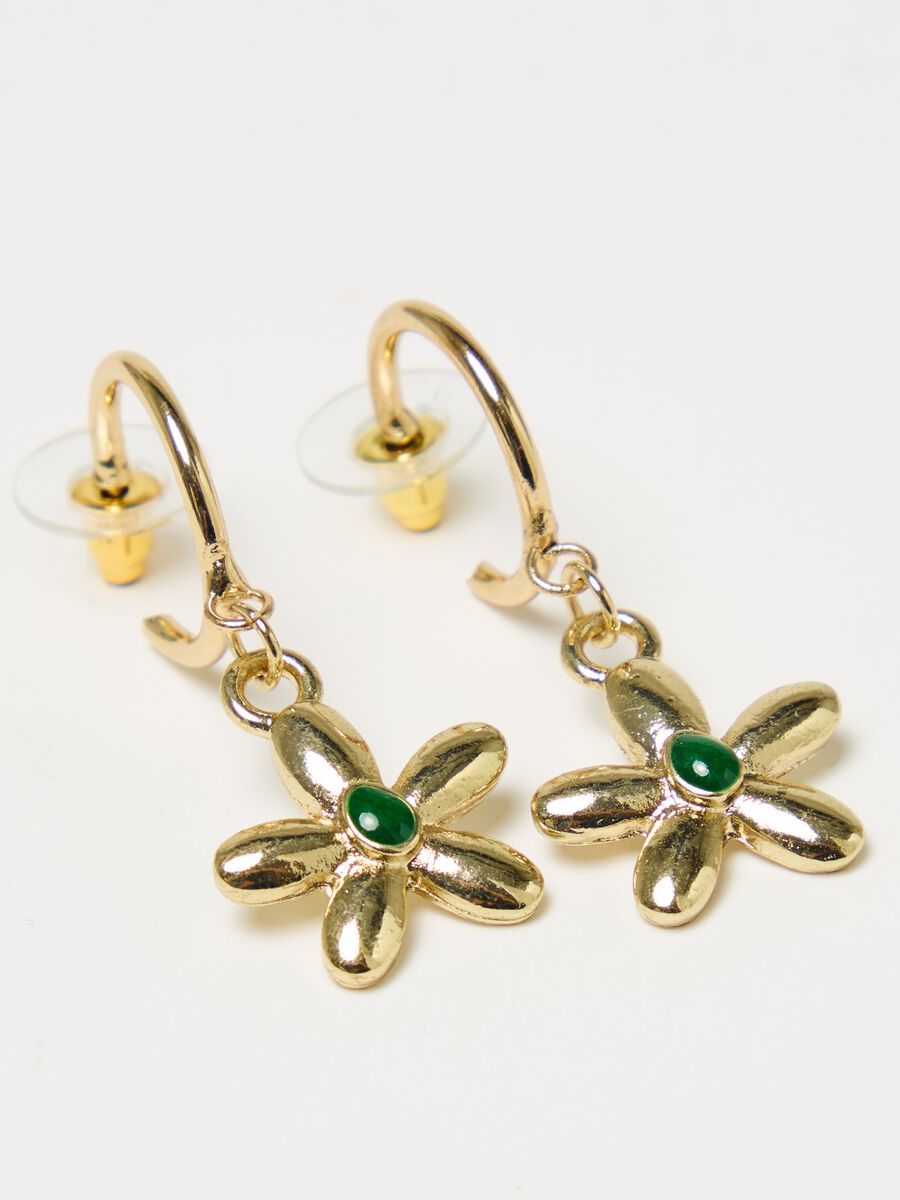 Hoop earrings with flower pendant_1