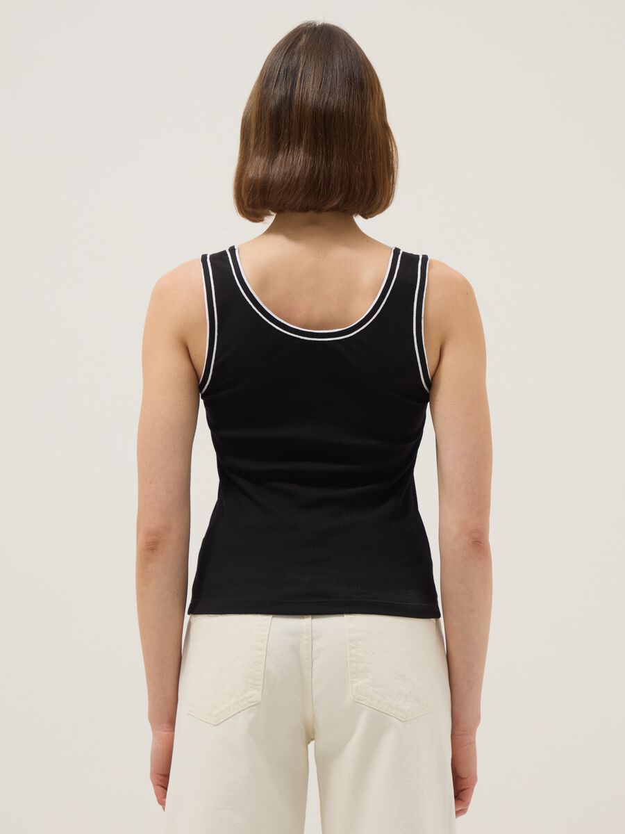 Schwarzes Regular Fit Tanktop aus Stretch-Baumwolle mit Saum_3