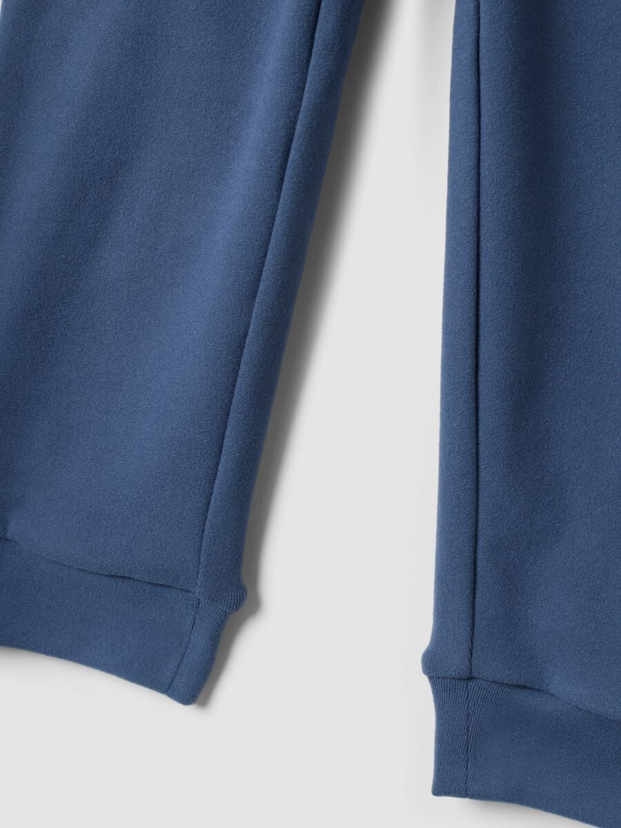 Pigiama lungo blu in tessuto elasticizzato con girocollo_2