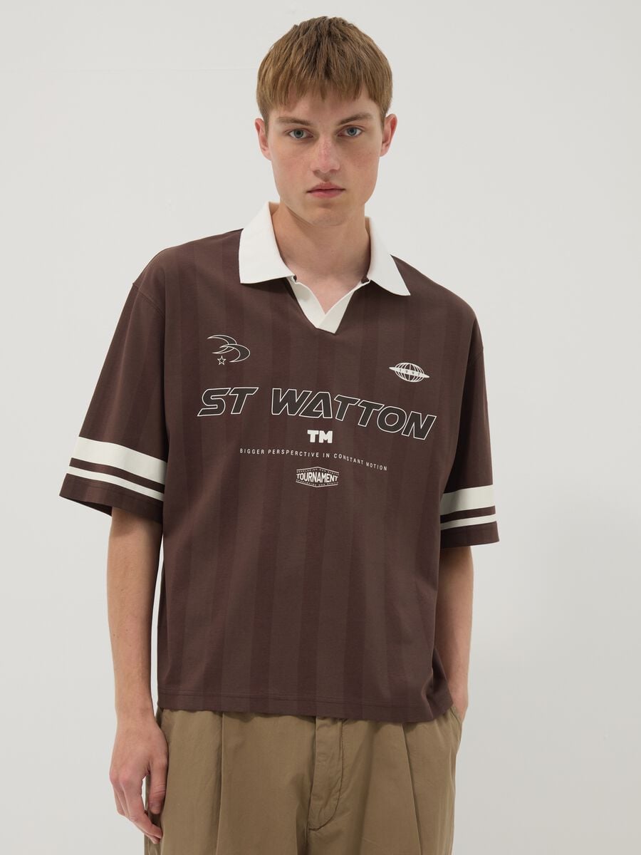 Polo marr&oacute;n de algod&oacute;n puro con cuello cl&aacute;sico_0