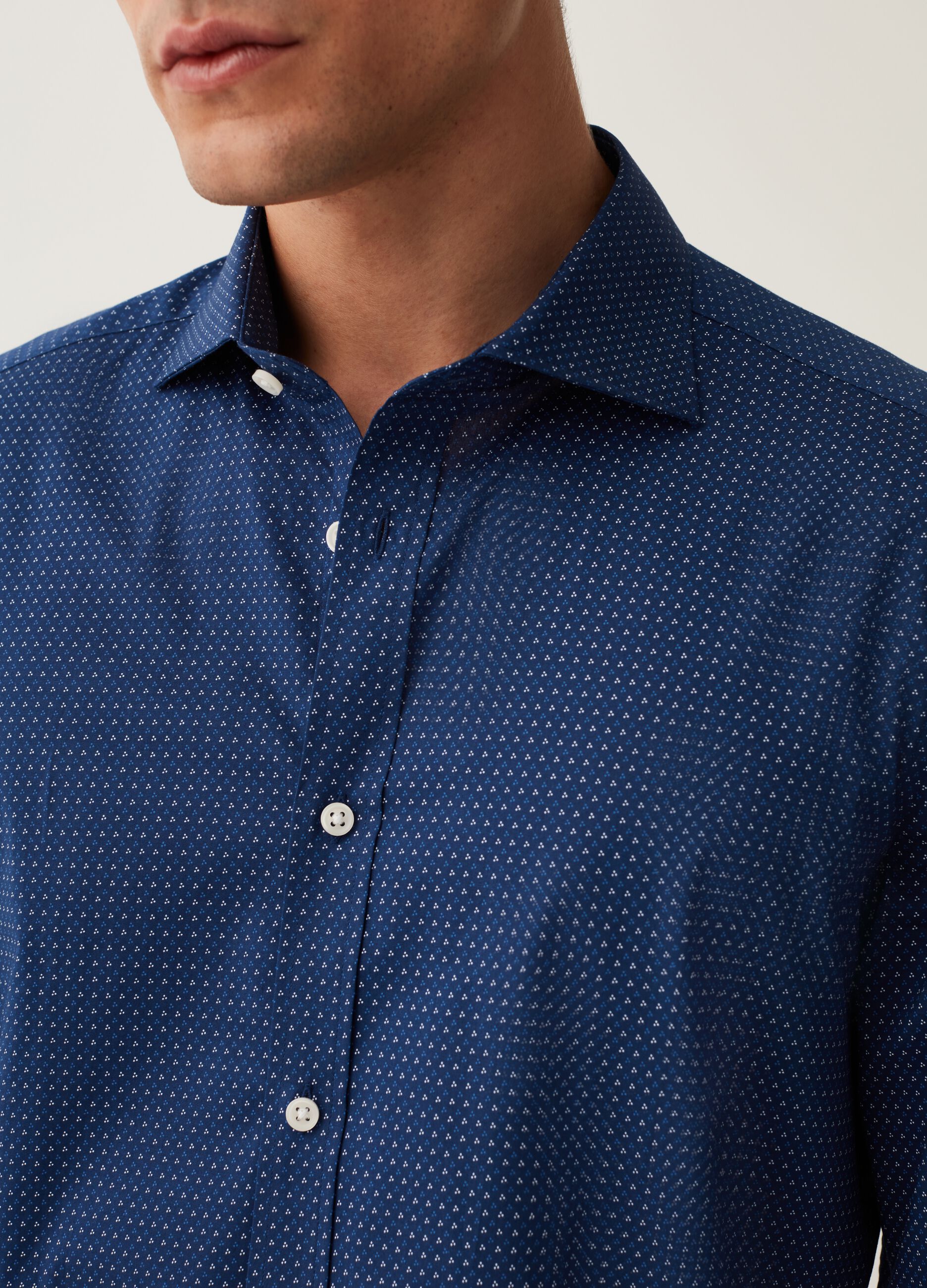 Slim-fit shirt with micro pattern_3