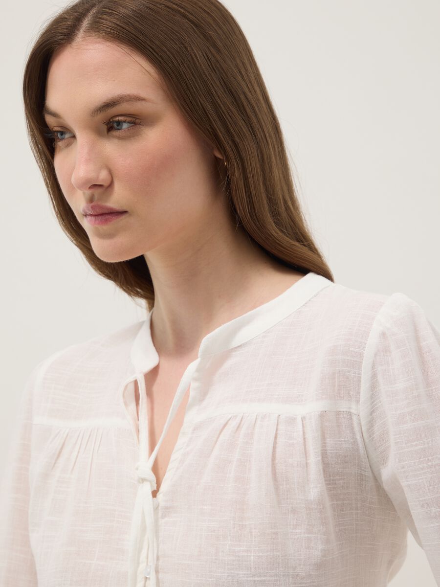 White pure cotton tie-front shirt, regular fit_2