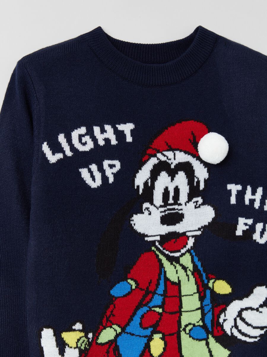 Christmas pullover with Goofy drawing_2
