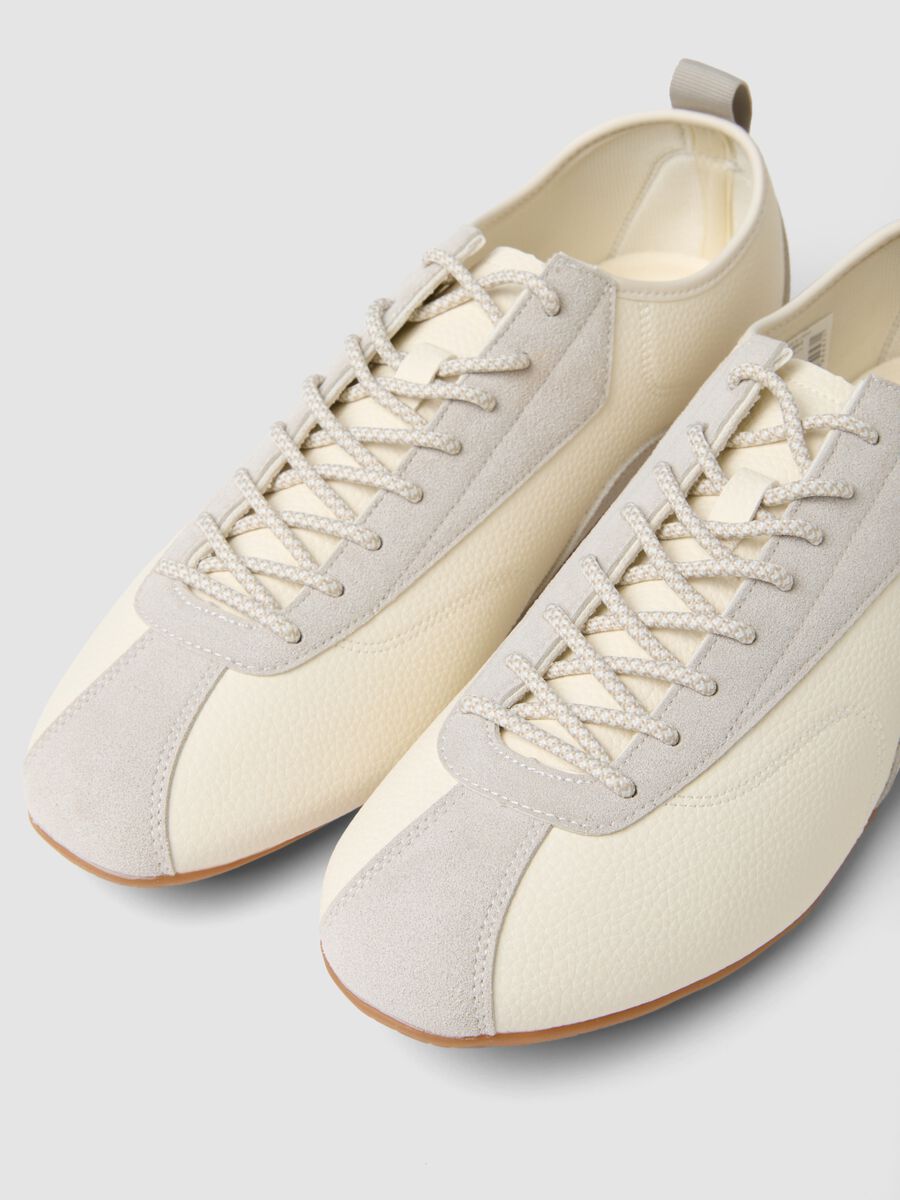 White and beige regular fit trainers with rubber sole_1