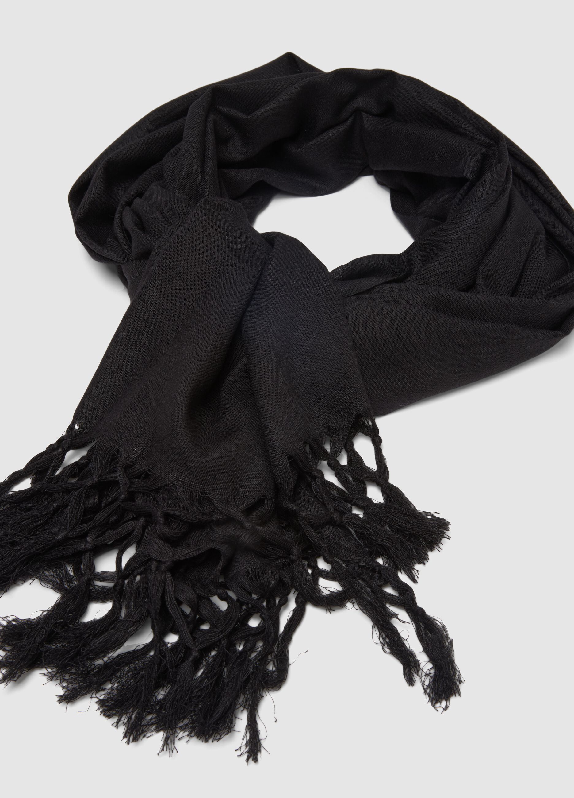 Black scarf in viscose and linen blend with fringes