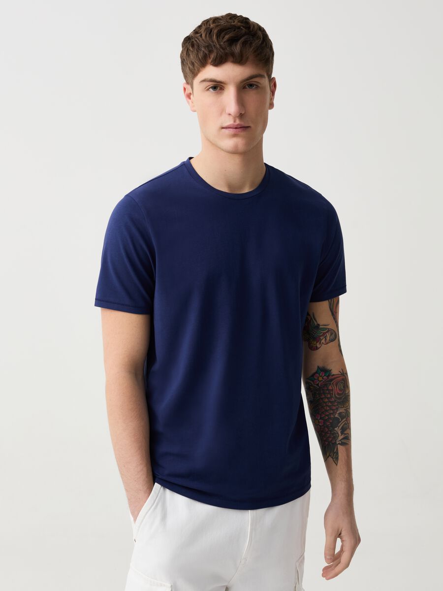Slim-fit T-shirt in stretch organic cotton_1