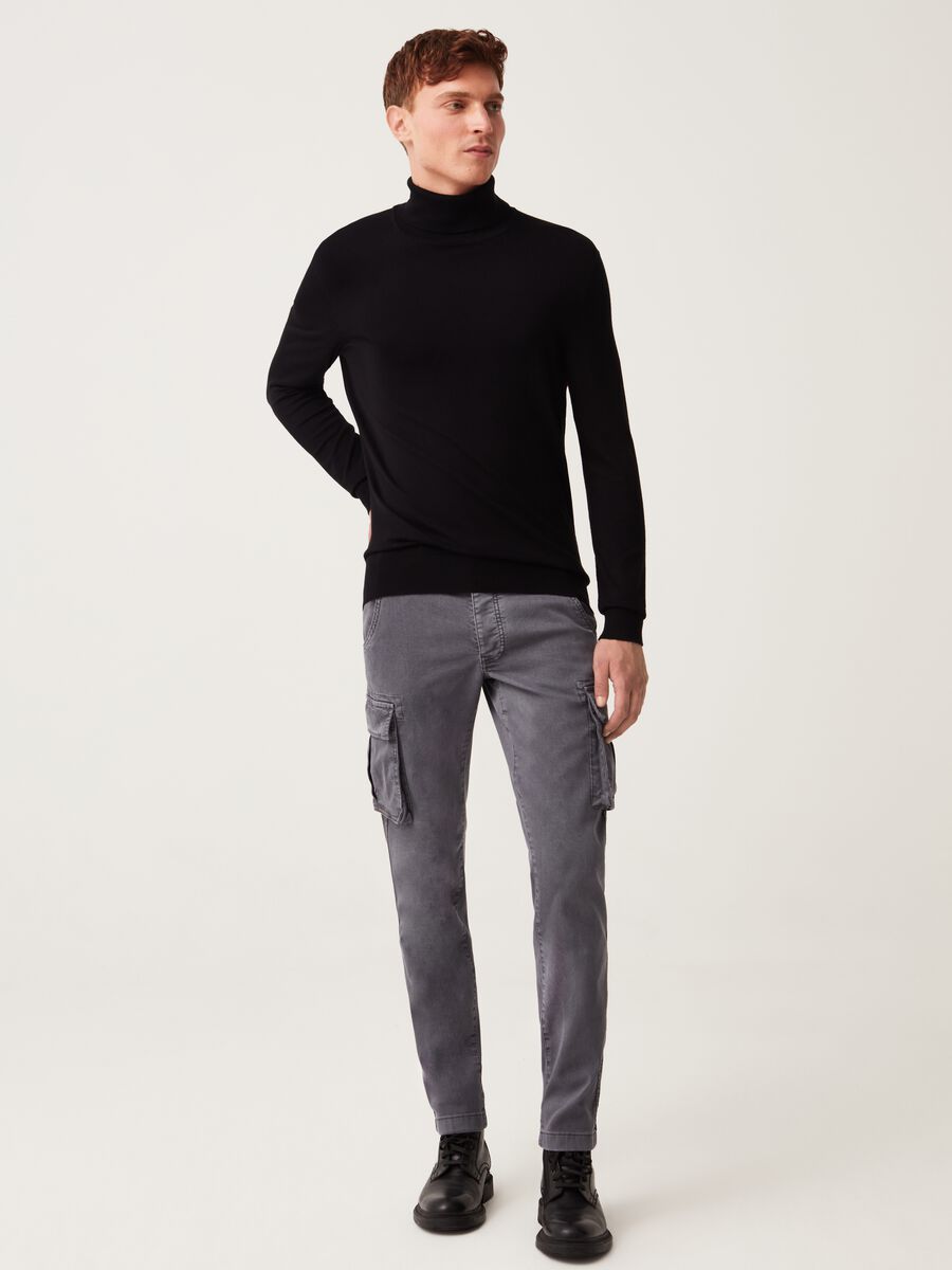 Cargo trousers in textured cotton_0