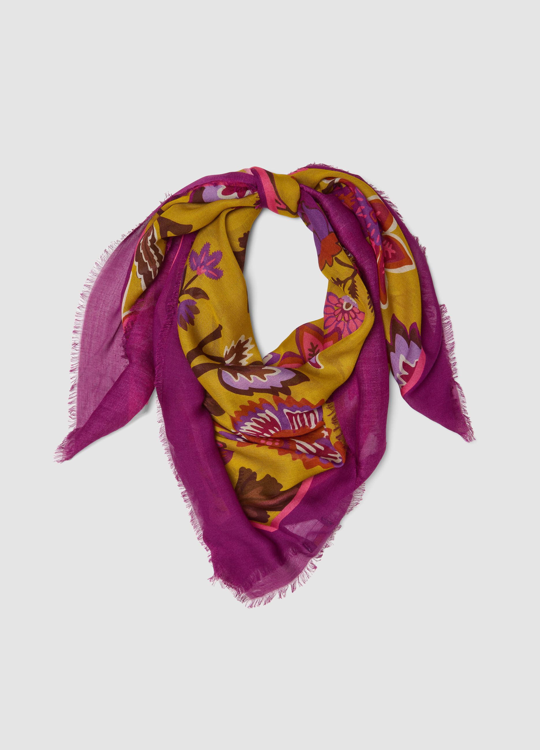 Purple pure viscose scarf with floral print and frayed edges
