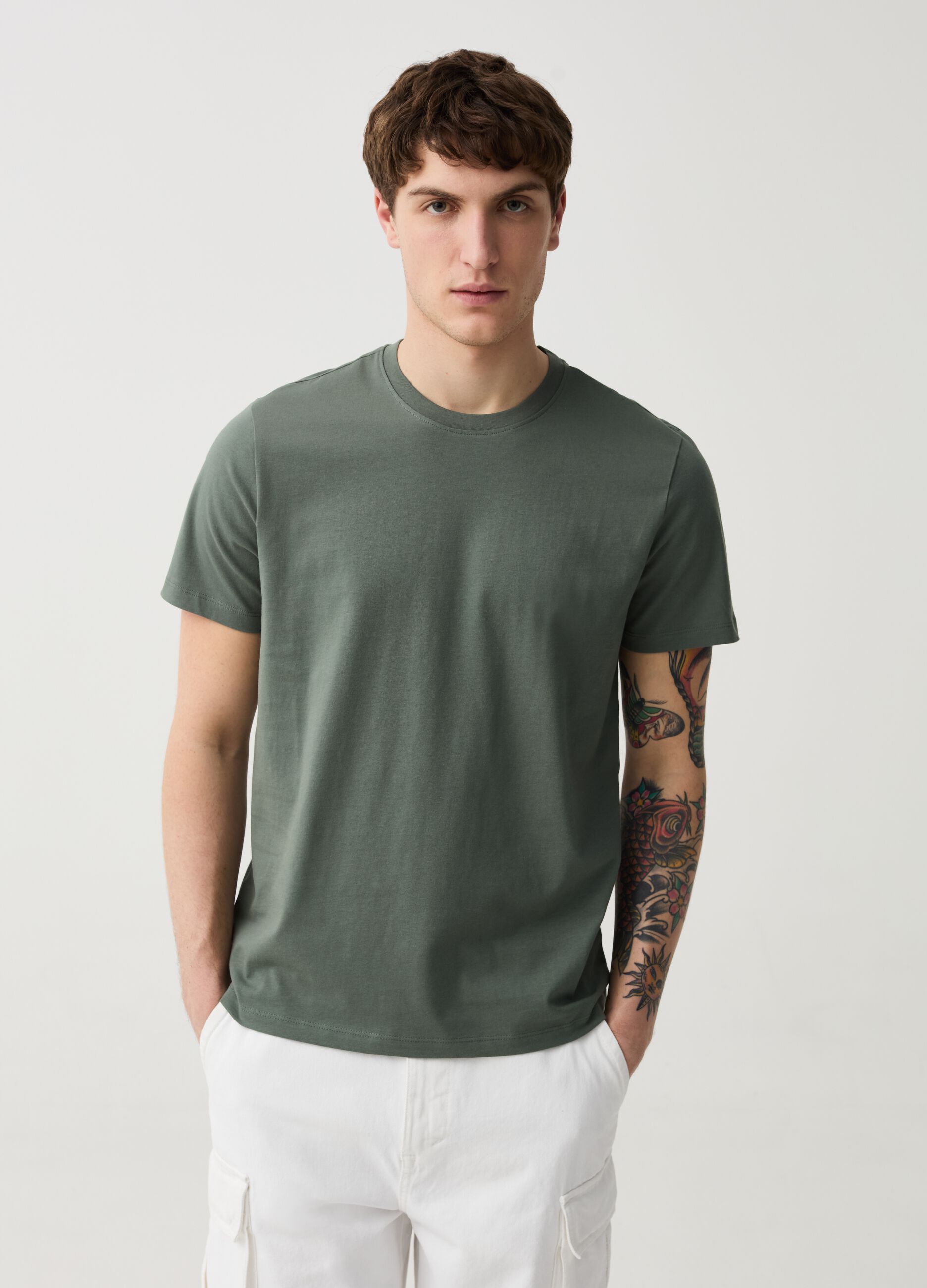 T-shirt in cotone bio con scollo rotondo