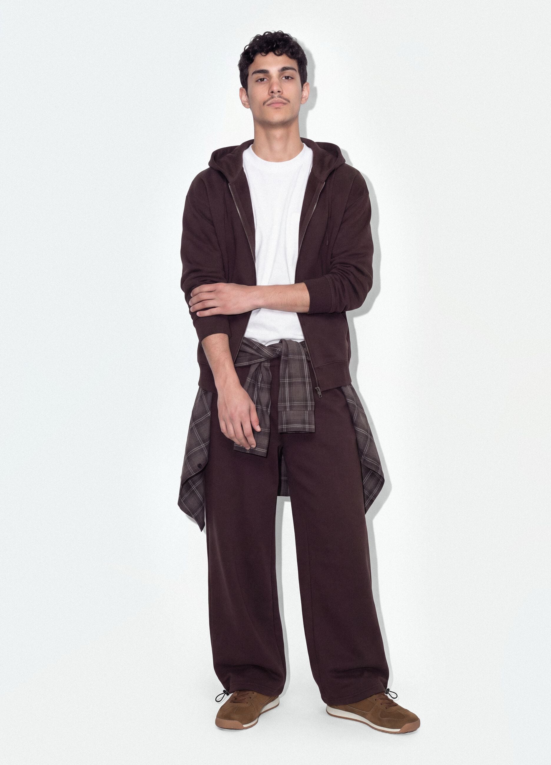 Braune Jogger aus reiner Baumwolle mit elastischem Bund, Oversize-Fit