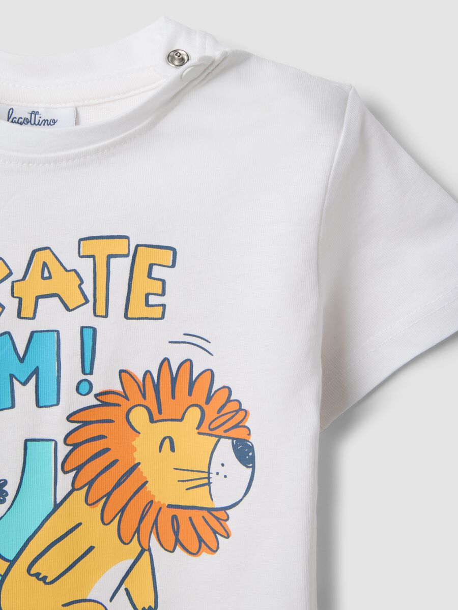 Boy's white pure cotton T-shirt regular fit with skater print_2