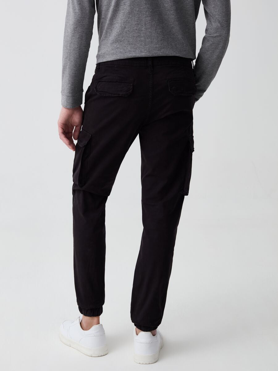 Slim-fit cuff-hem cargo trousers_2