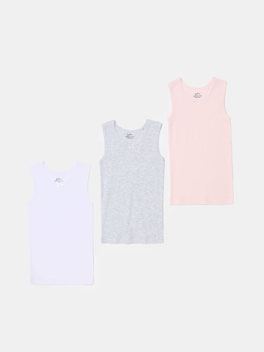 Three-pack racerback vests in organic cotton_1