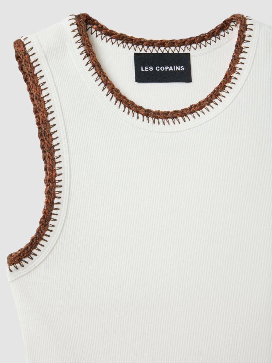 Wei&szlig;e Stretch-Baumwolle Weste Regular Fit mit Stickr&auml;ndern_5