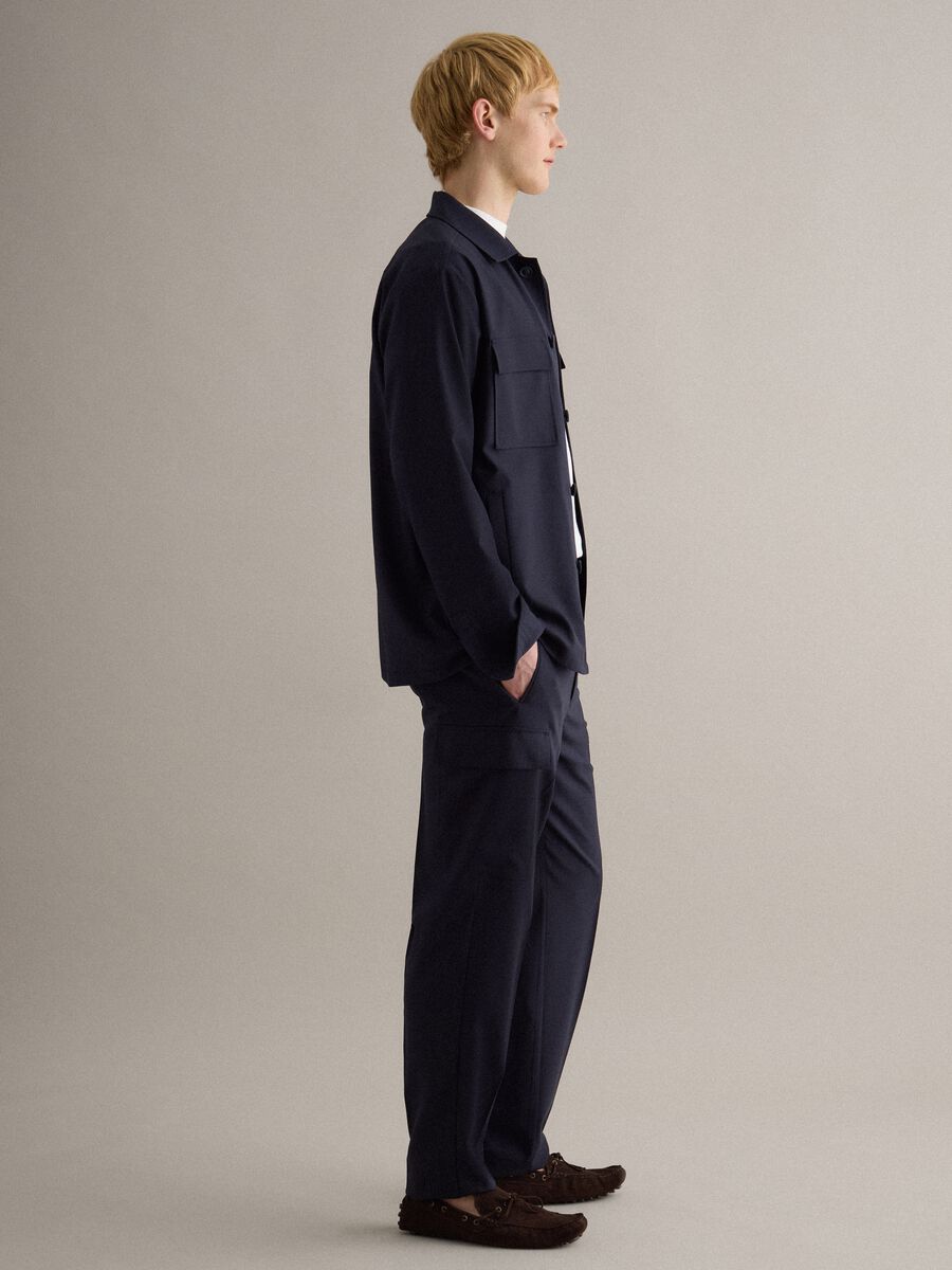 Leichte blaue Regular-Fit-Jacke mit Kn&ouml;pfen und Vordertaschen_0