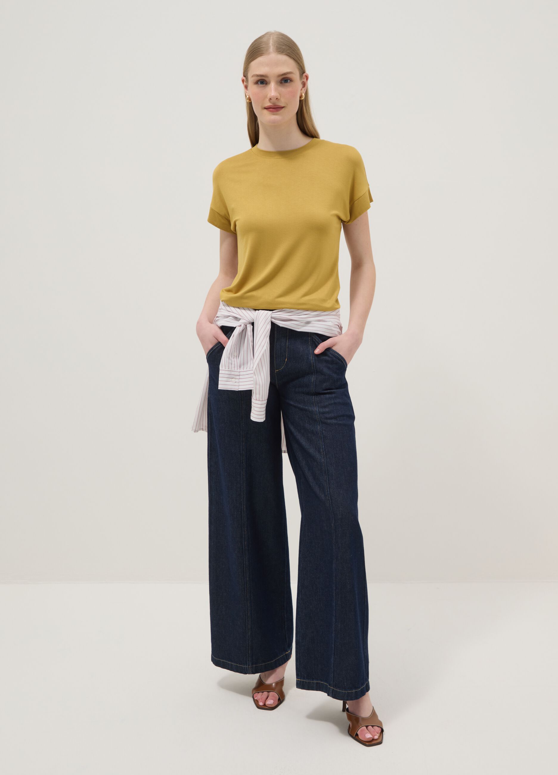 Yellow short-sleeve stretch viscose T-shirt