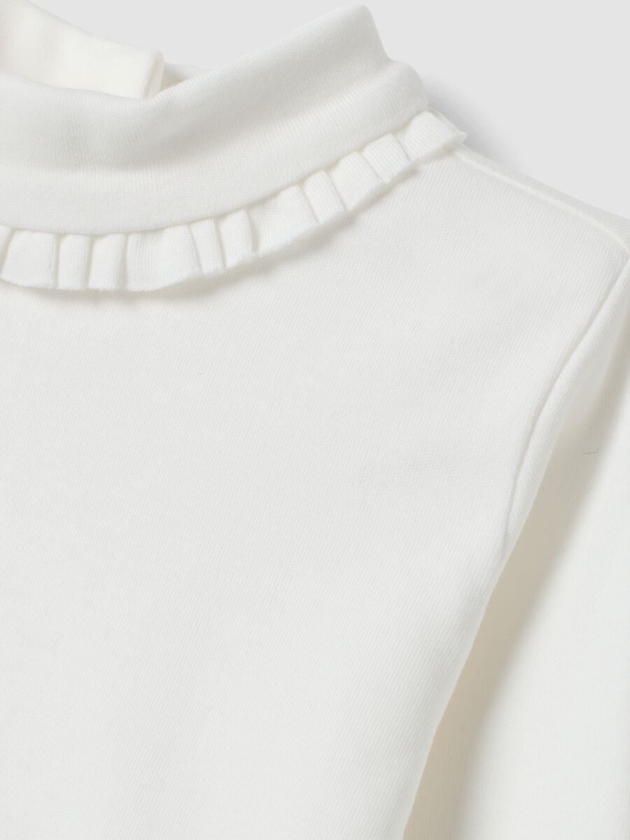 White pure cotton top with high neck and ruffles_2