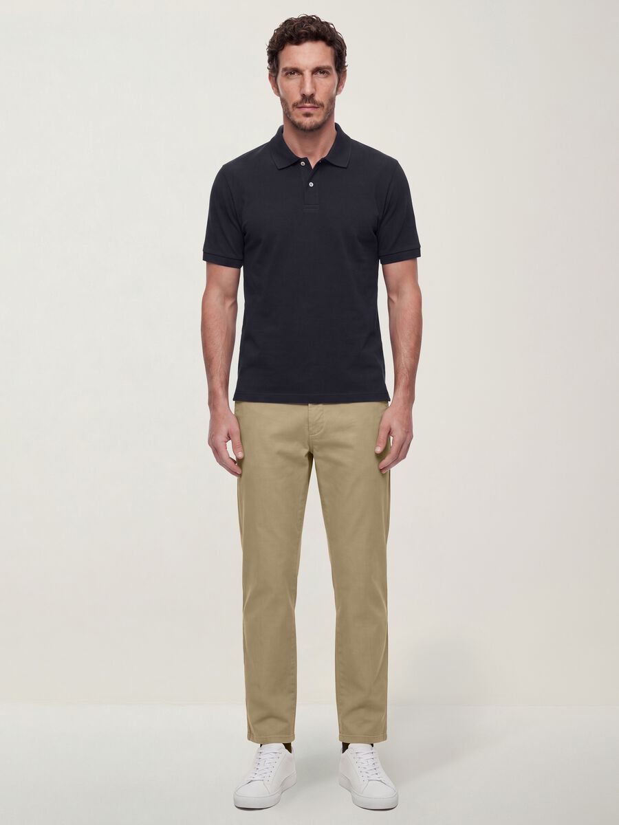 Black pure cotton piqu&eacute; polo shirt with classic collar, regular fit_3