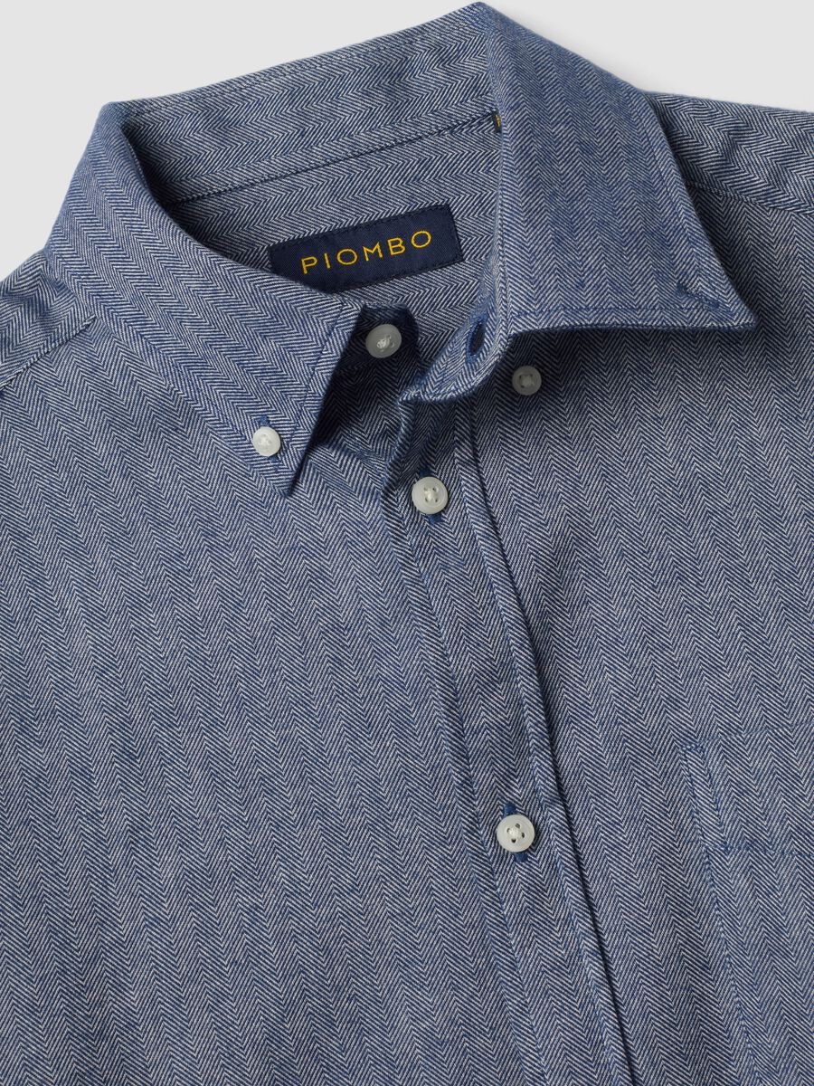 Camisa gris de franela de algod&oacute;n puro con cuello button-down, corte regular_1