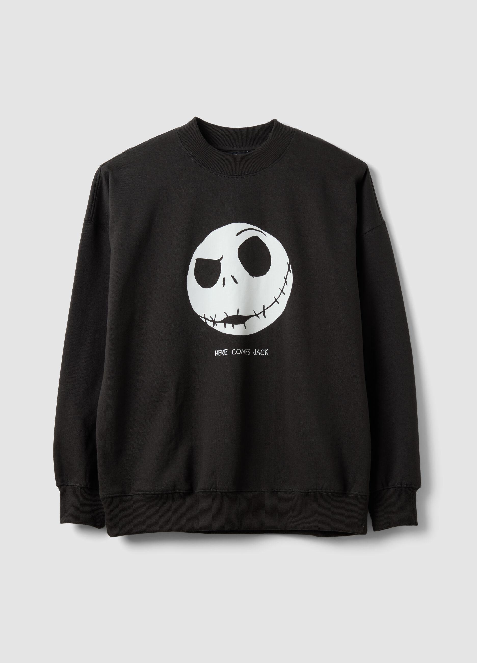 Sweatshirt preta em 100% algod&atilde;o com estampado The Nightmare Before Christmas