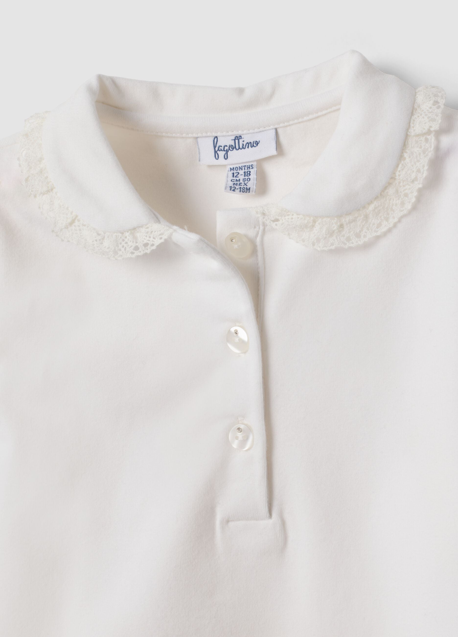 Polo branco em algod&atilde;o org&acirc;nico el&aacute;stico