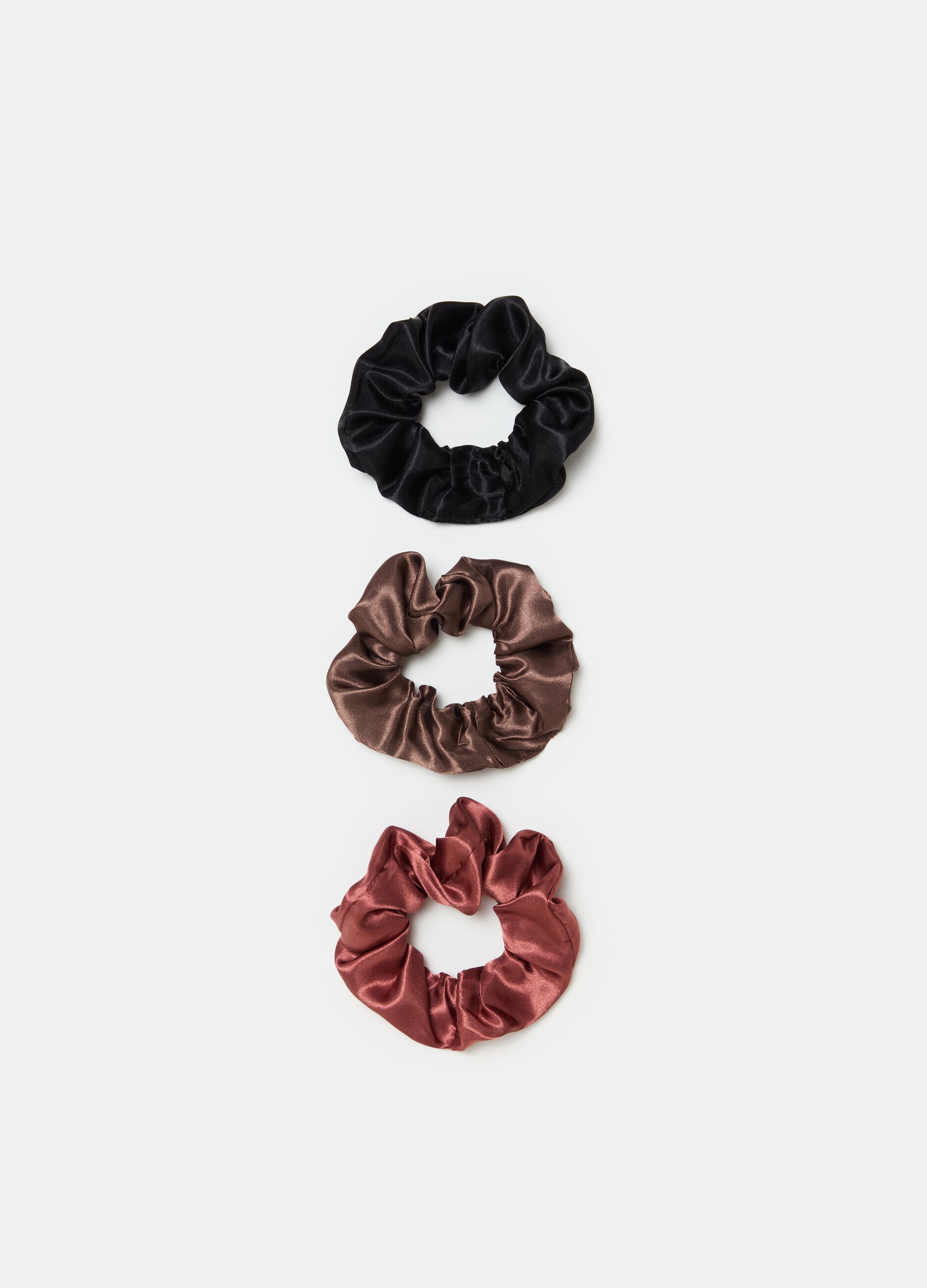 Three-pack hair scrunchies