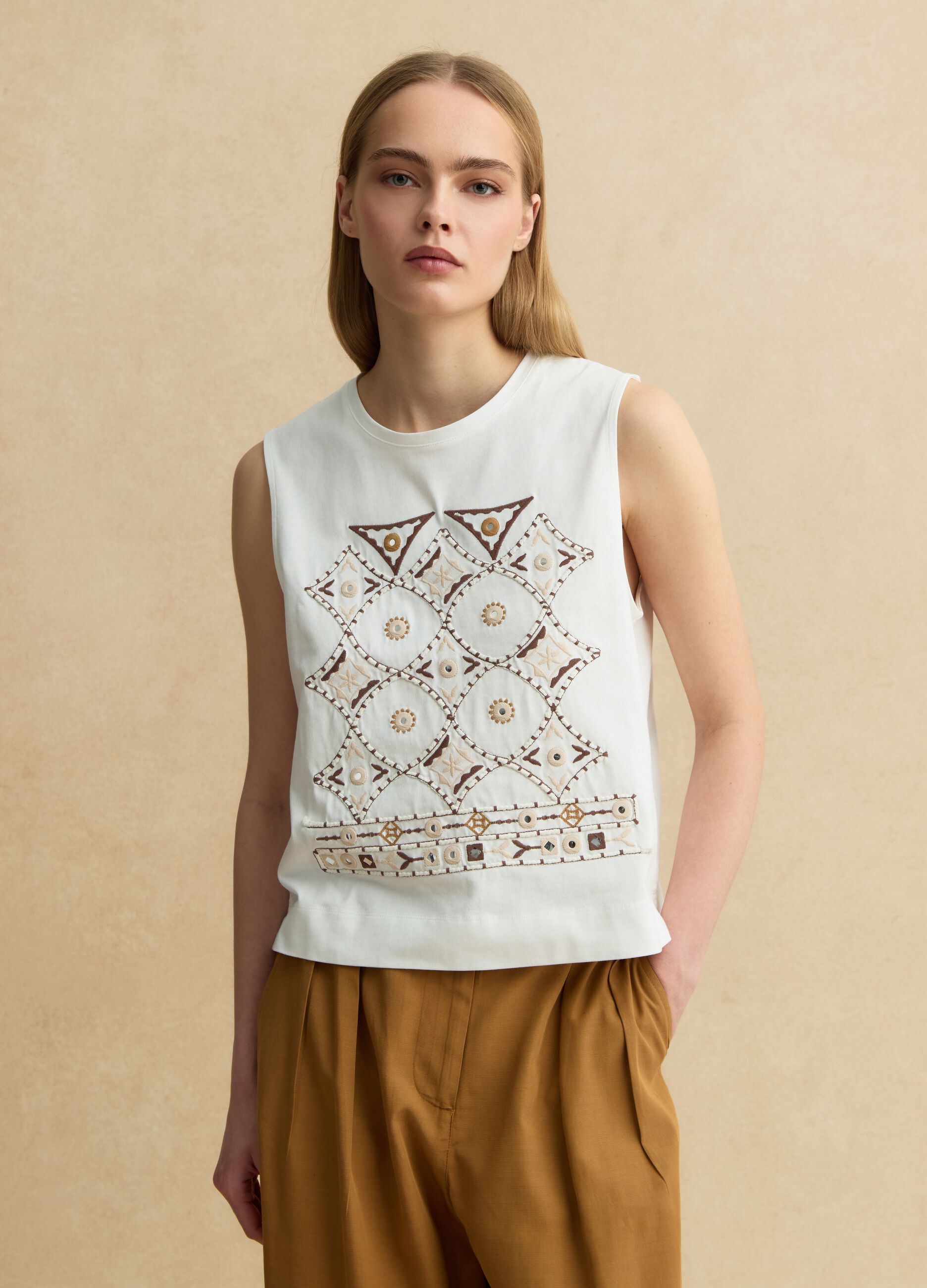 Wei&szlig;es Baumwoll-Tanktop im Regular Fit mit Stickereien