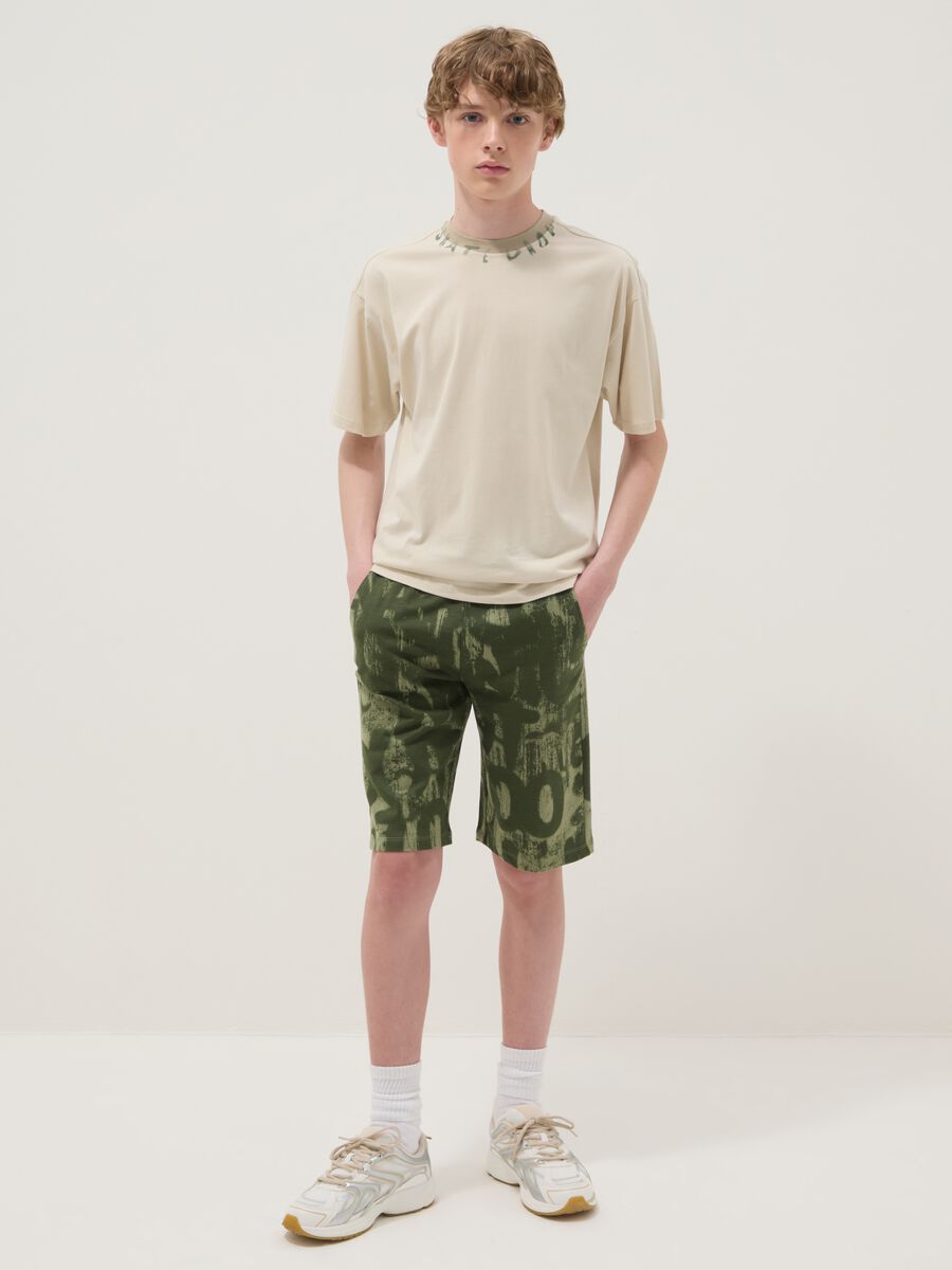 Boy's regular fit green print pure cotton shorts_0