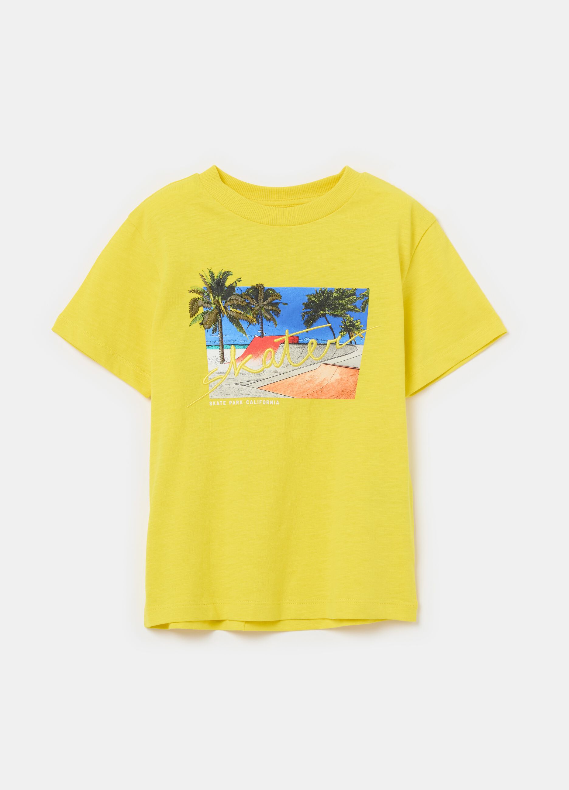 T-shirt with skateboard park print and embroidery