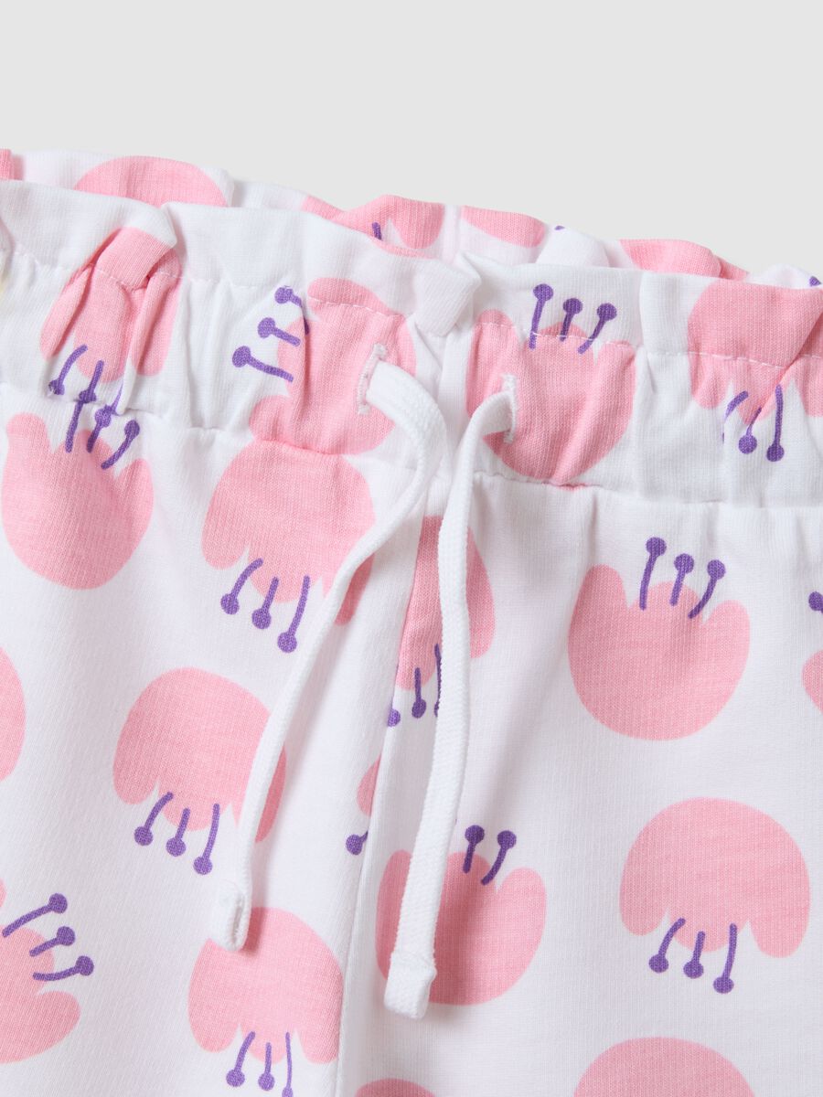 White cotton shorts for girls, regular fit with prints_2