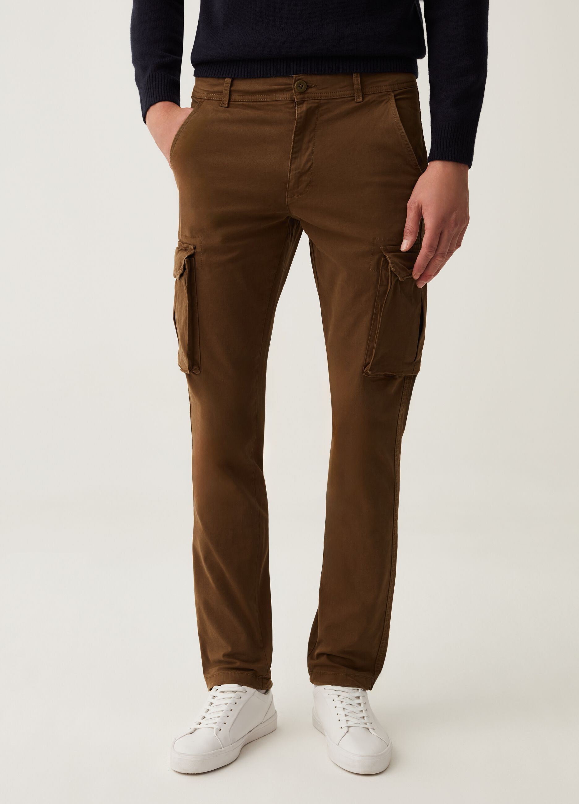 Stretch cotton twill cargo trousers_1