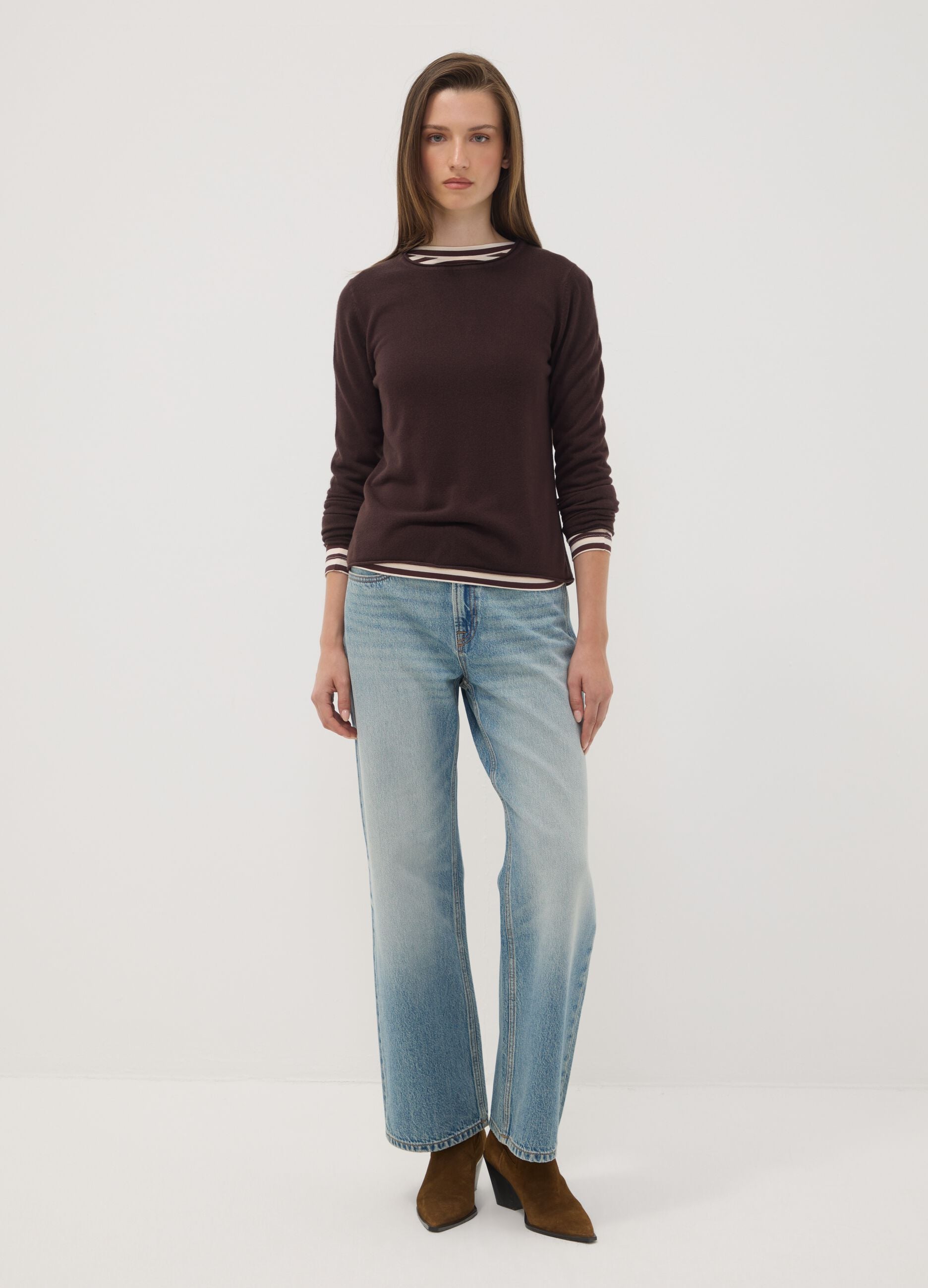 Dark brown fitted crew-neck long-sleeve top