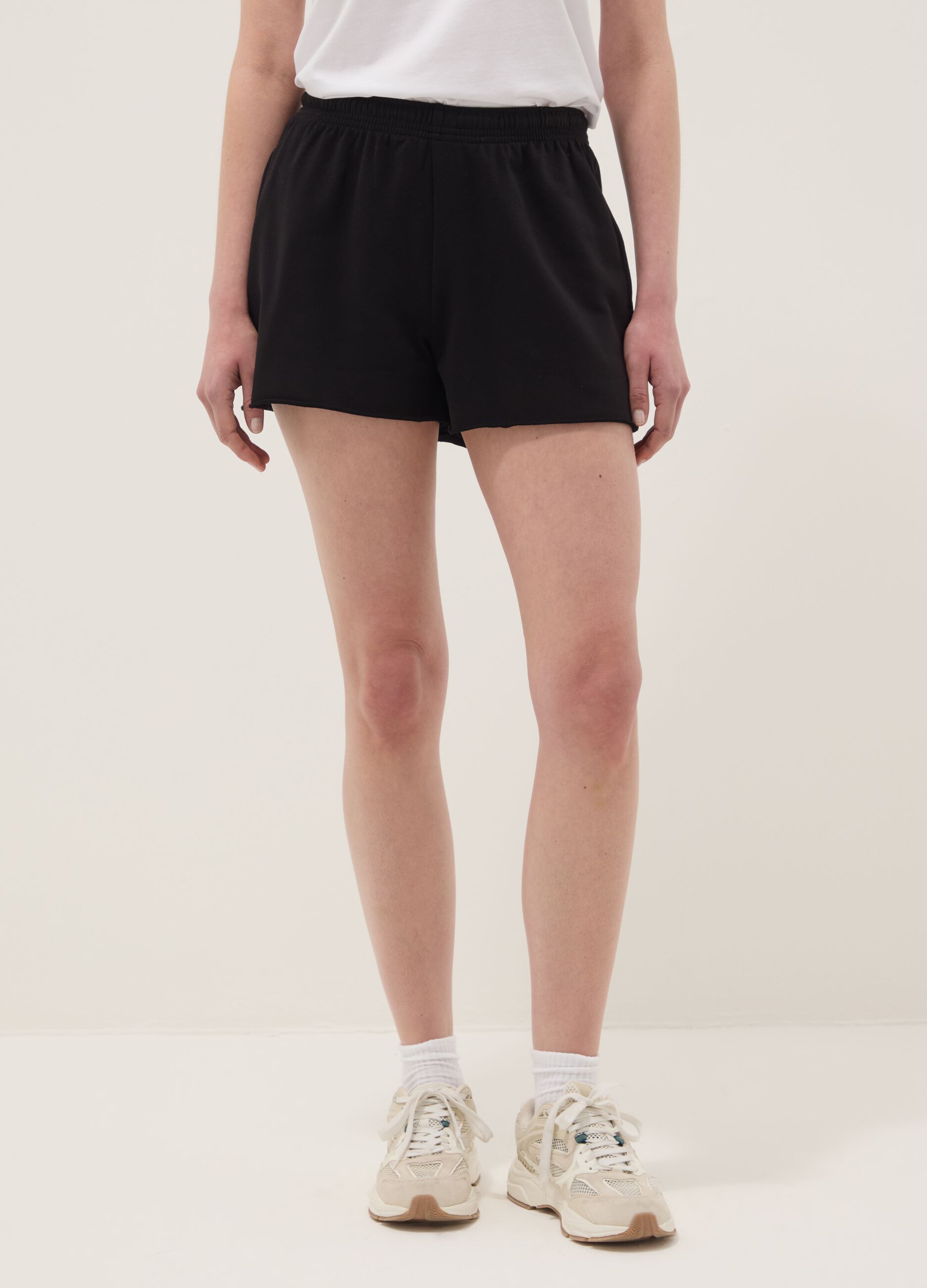 Black cotton-blend Bermuda shorts with elasticated waist