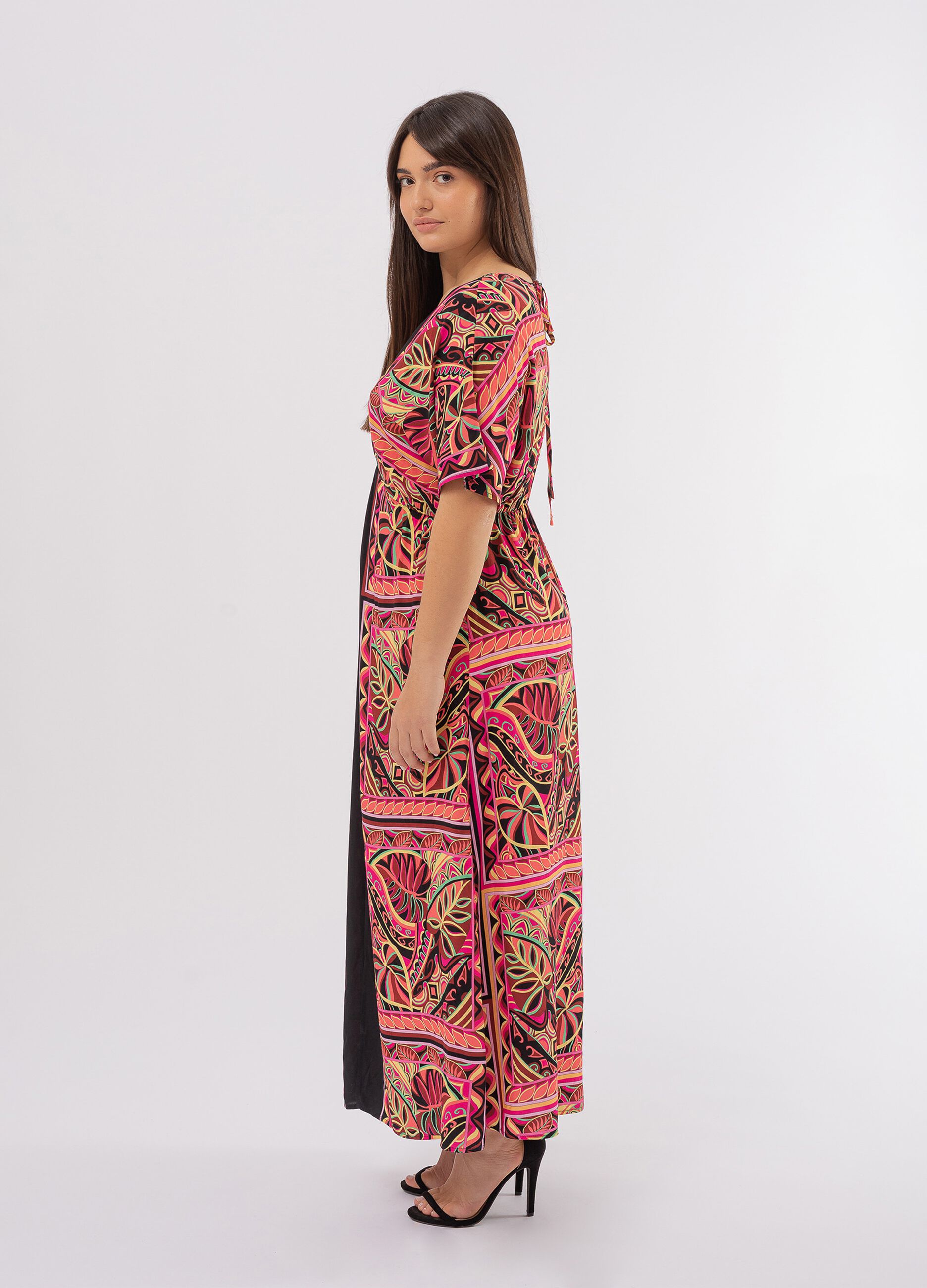 Curvy long dress with tropical print_1