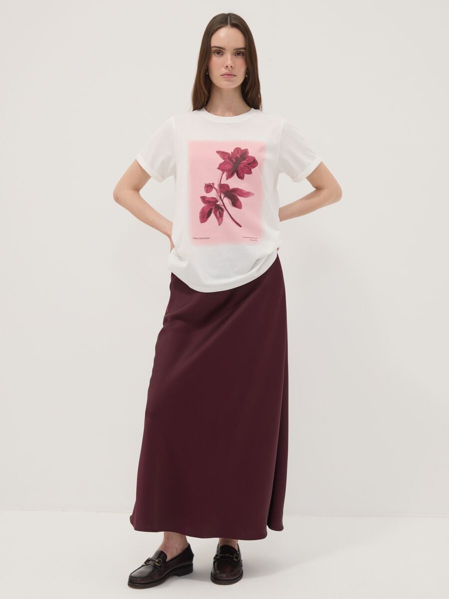 T-shirt bianca in puro cotone con girocollo e stampa floreale regular fit_2