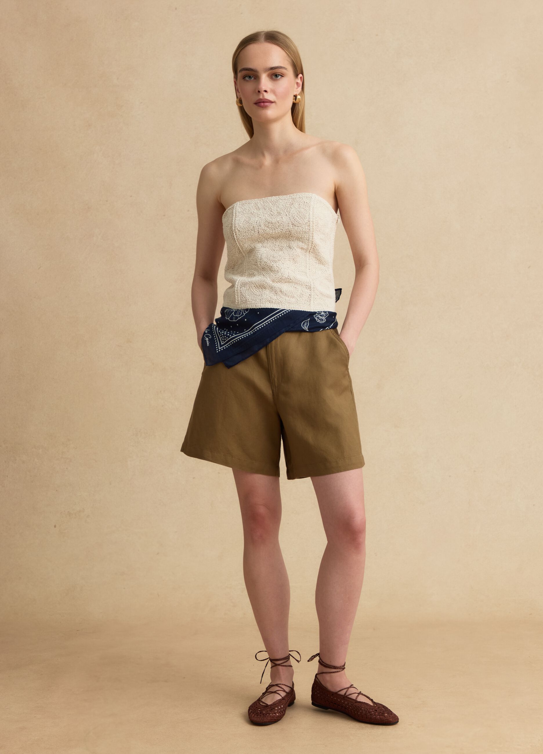 Beige linen and viscose blend shorts