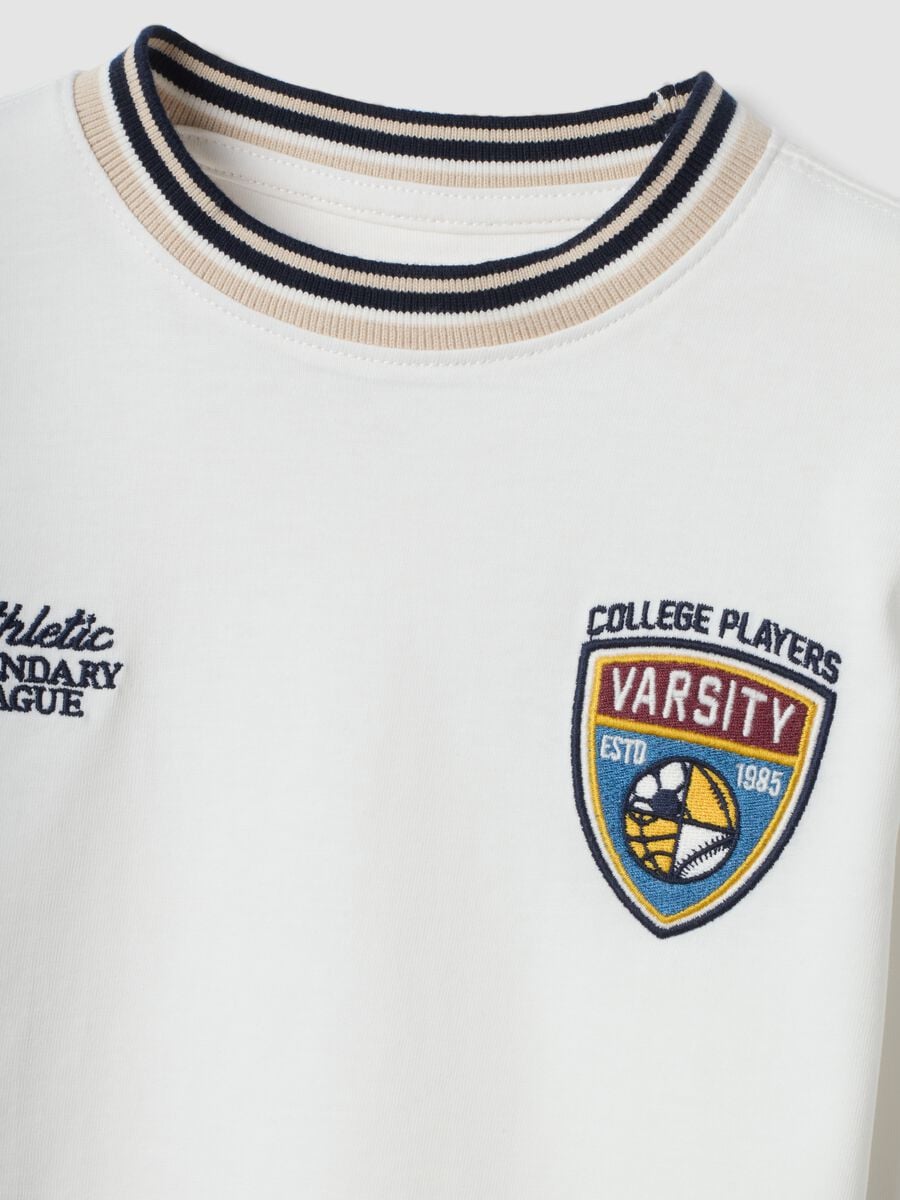 White pure cotton T-shirt with striped crew neck_2